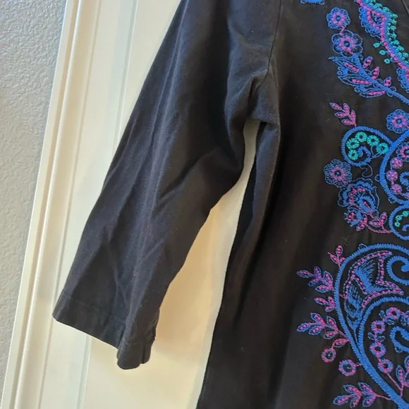 Johnny Was LA Fitted V Neck Embroidered 2/3 length sleeve top. 100% cotton. Boho - Picture 5 of 14